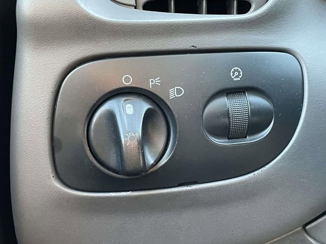 Used 2002 Ford F150 XLT image 16