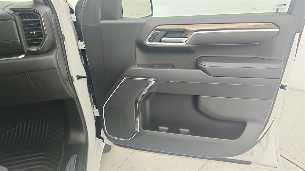 Certified 2025 Chevrolet Silverado 1500 LT w/ Safety Package image 33