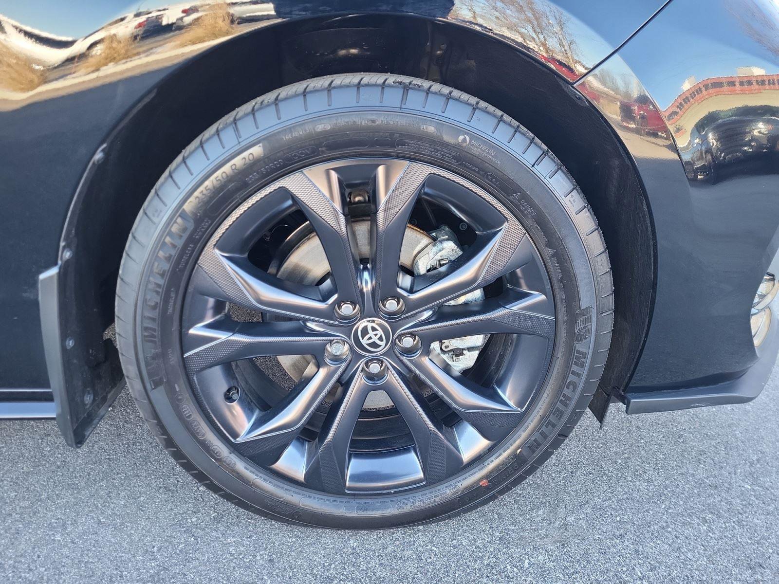 Used 2025 Toyota Sienna XSE image 32