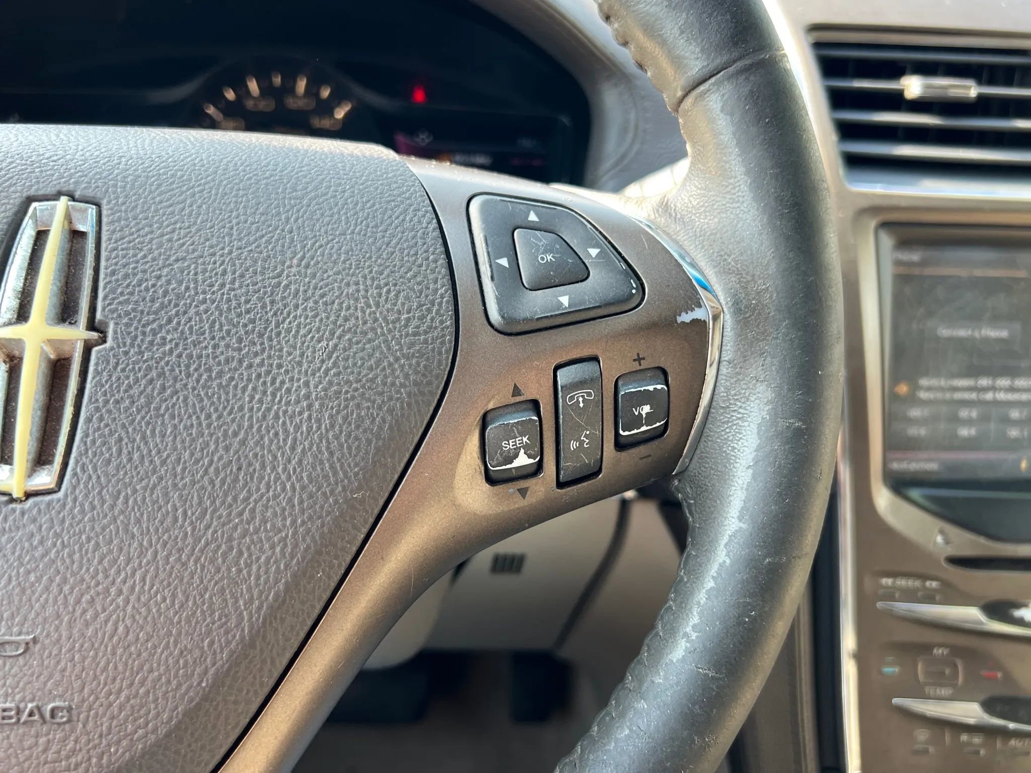 Used 2015 Lincoln MKX FWD w/ Equipment Group 102A image 21