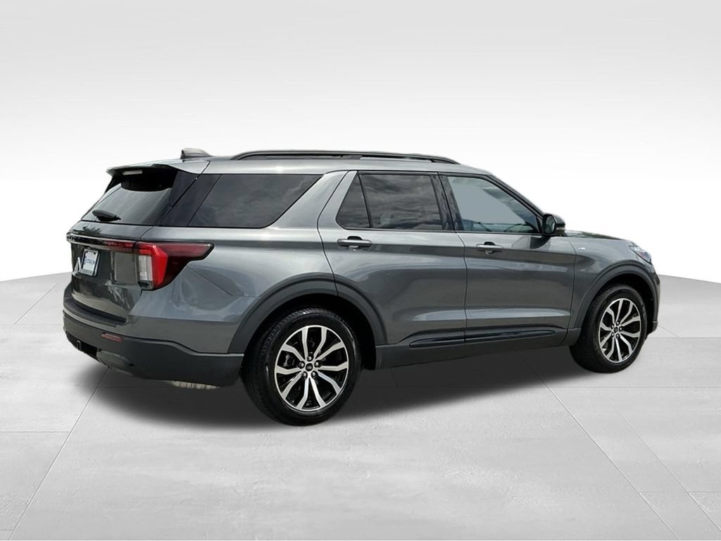 Used 2025 Ford Explorer ST-Line w/ Premium Package RWD image 10