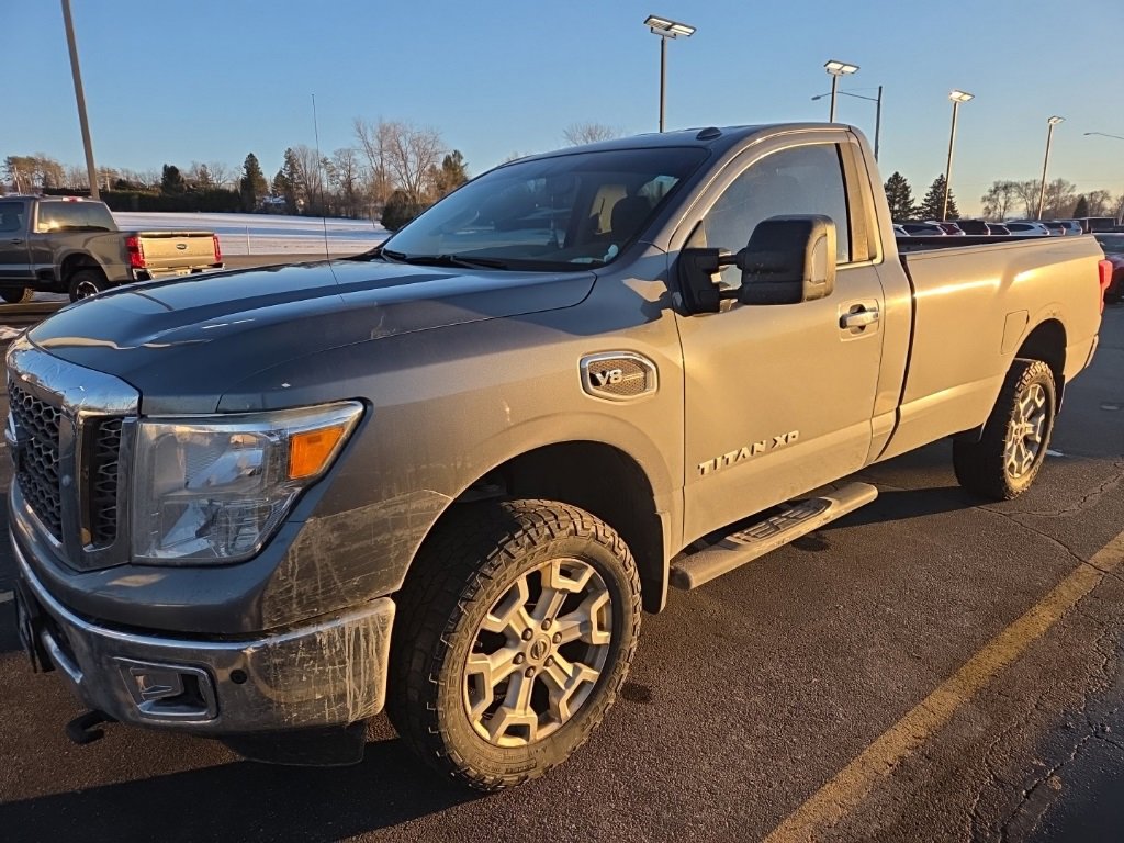 Used 2017 Nissan Titan SV image 1