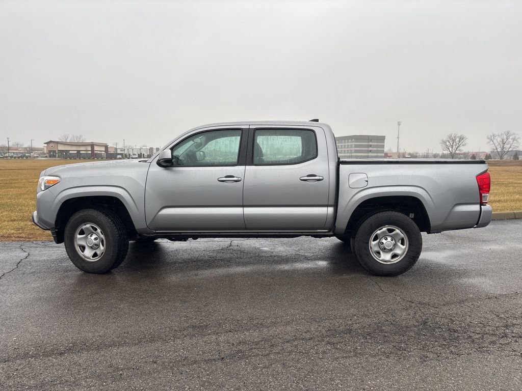 Used 2017 Toyota Tacoma SR image 6