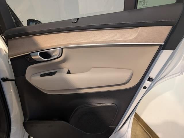 New 2026 Volvo XC90 B6 Ultra w/ Protection Package Premier image 23