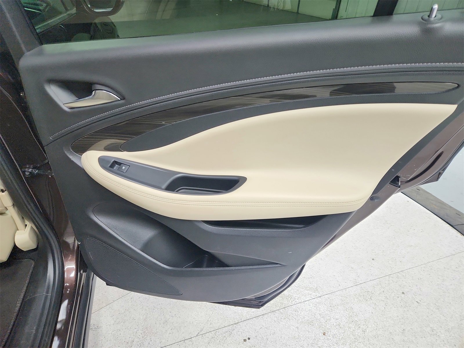 Used 2020 Buick Envision Preferred image 38