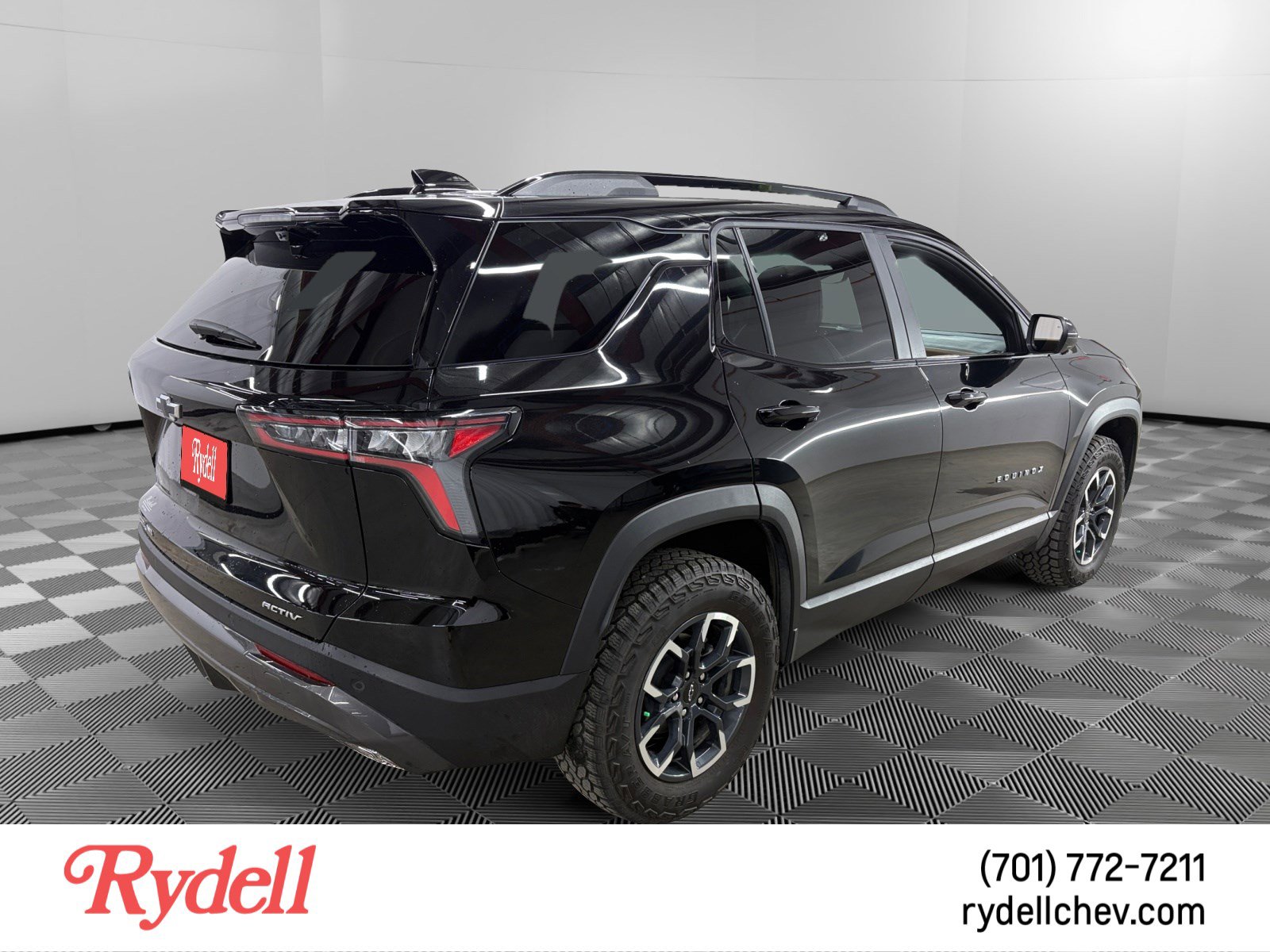 Used 2025 Chevrolet Equinox ACTIV w/ Safety and Technology Package AWD/4WD image 5