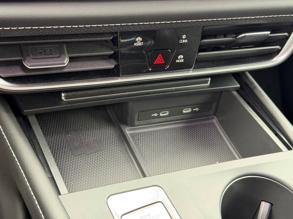 Used 2024 Volkswagen Atlas Cross Sport SE image 28