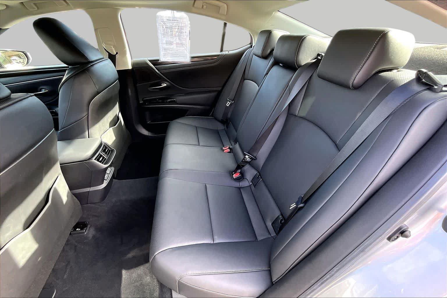 Certified 2025 Lexus ES 350 w/ Accessory Package (Z1) FWD image 18