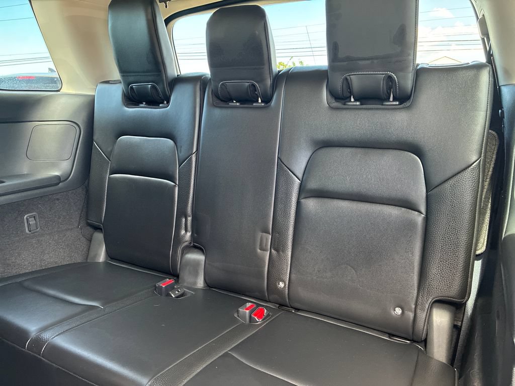 Used 2023 Nissan Pathfinder SL AWD/4WD image 17
