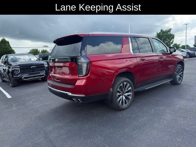Used 2025 Chevrolet Suburban High Country AWD/4WD image 5