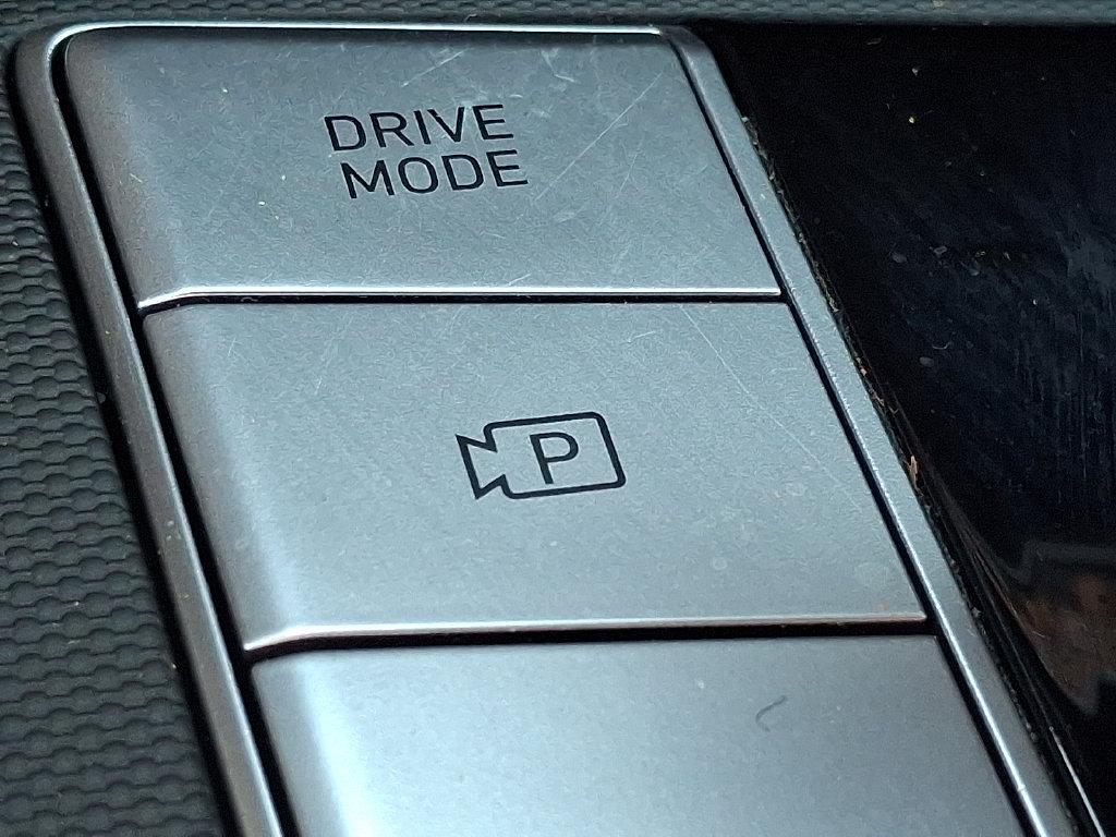 Used 2026 Hyundai Elantra SE FWD image 23