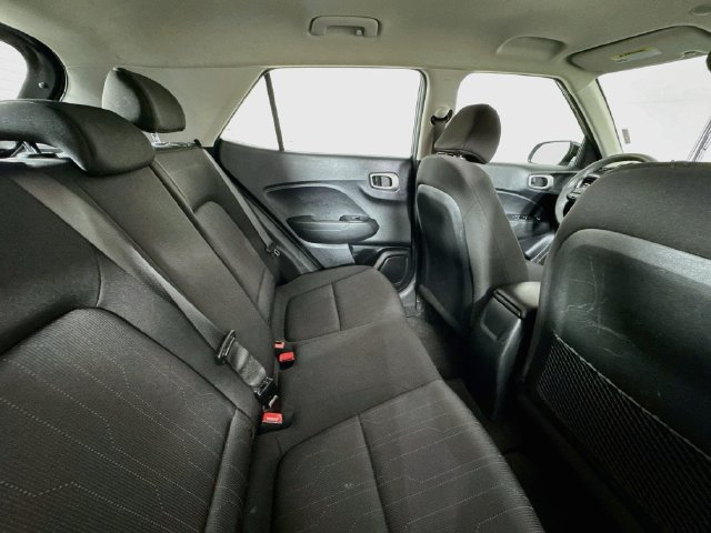 Used 2026 Hyundai Venue SE FWD image 23