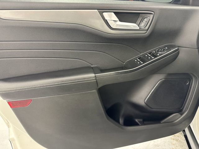 Used 2023 Ford Escape SE image 18