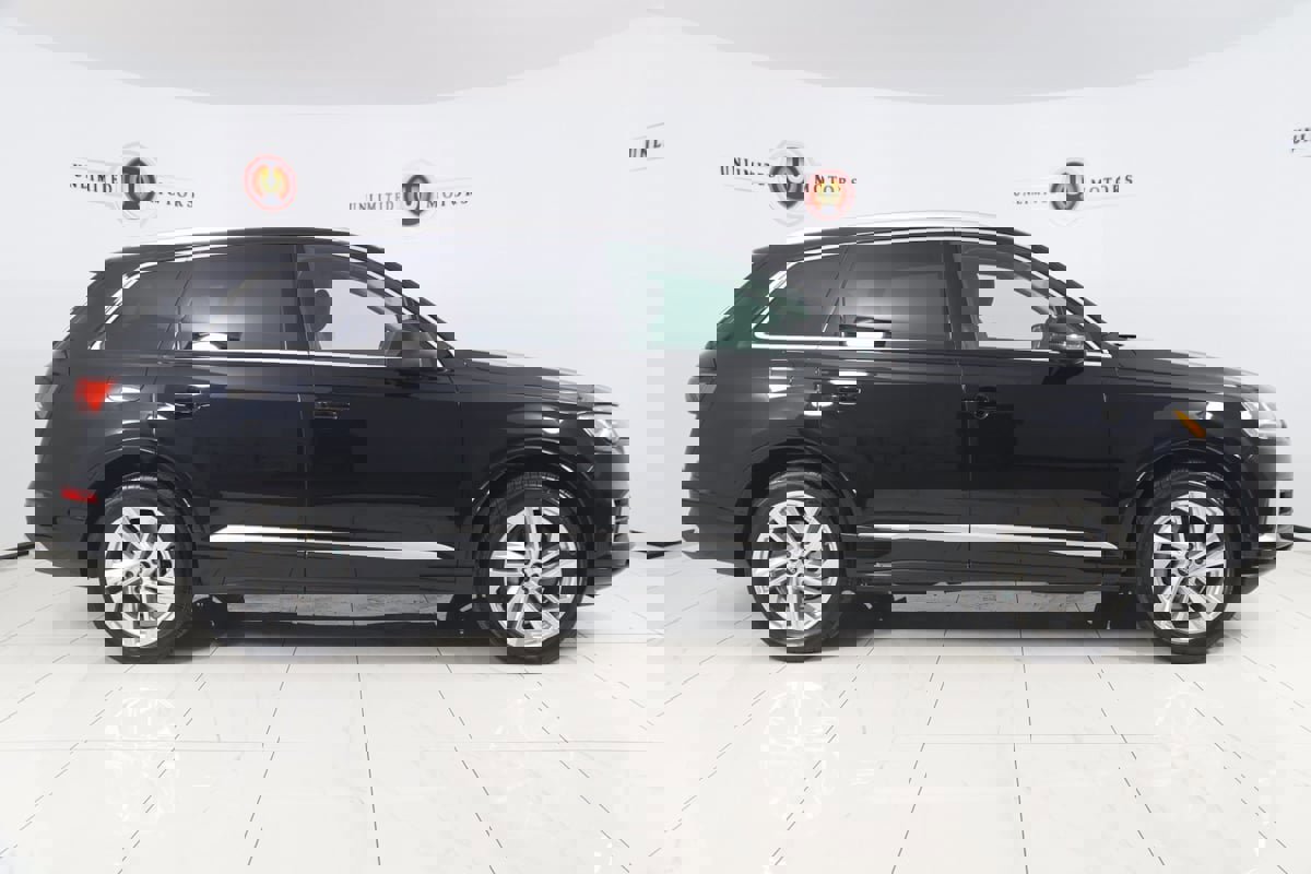 Used 2022 Audi Q7 Premium Plus w/ Premium Plus Package image 2