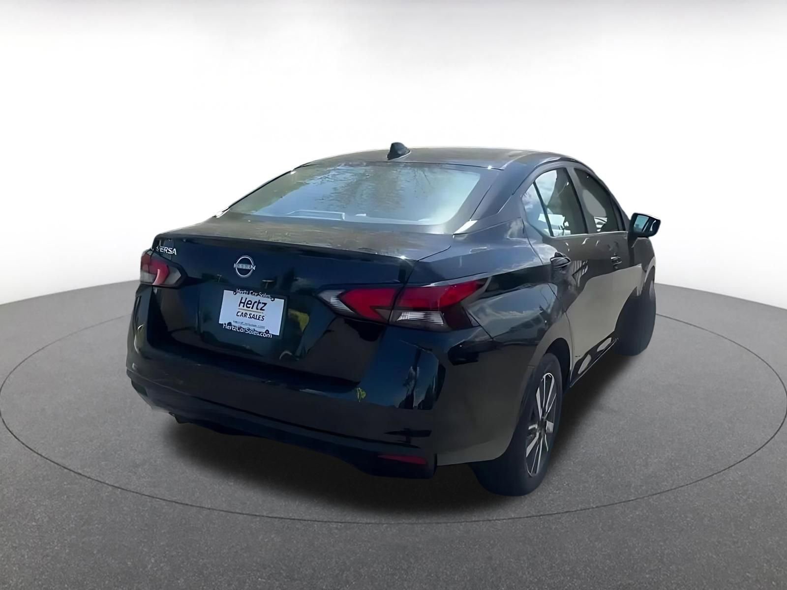 Used 2025 Nissan Versa SV image 14