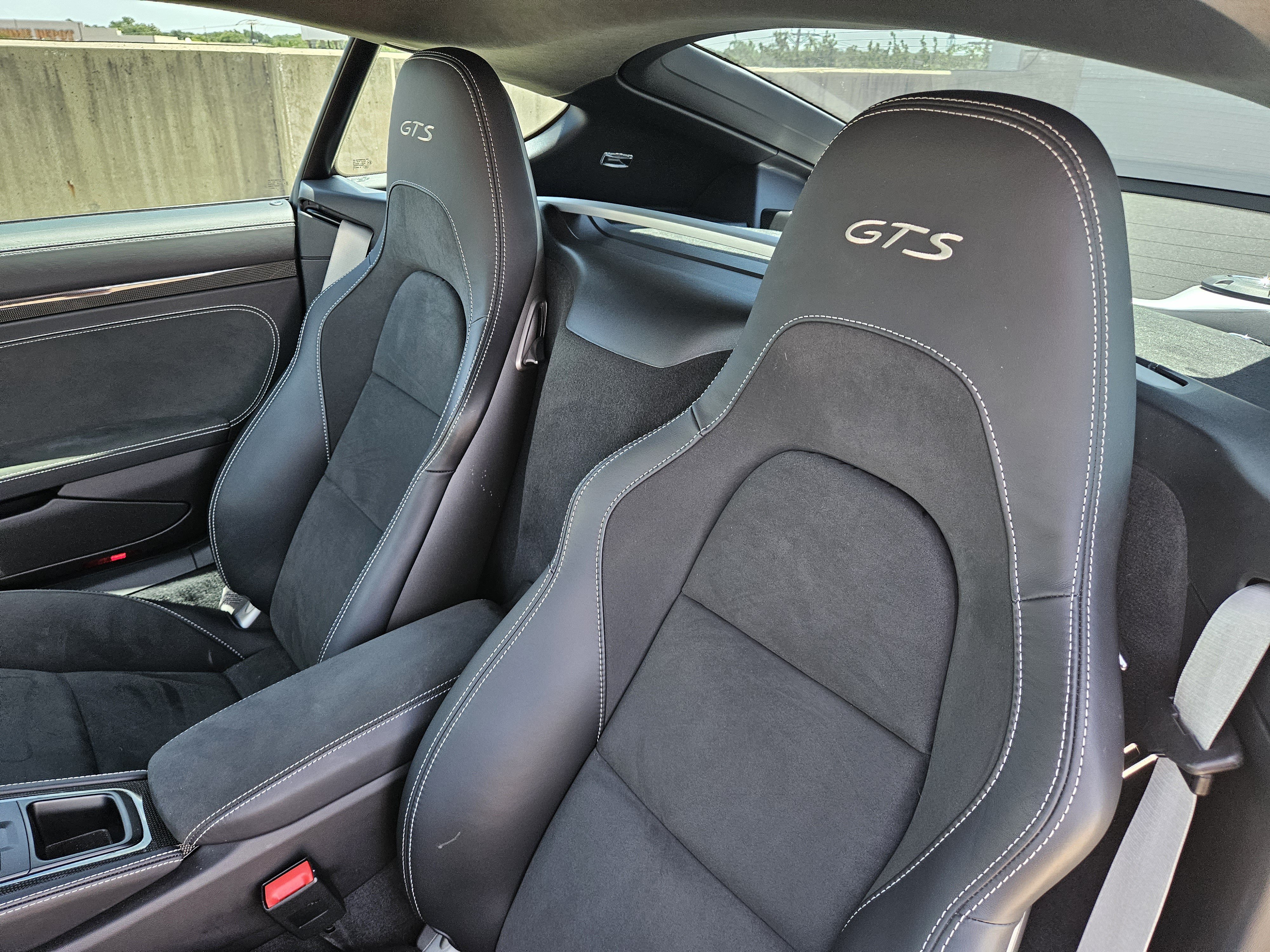Certified 2024 Porsche 718 Cayman GTS RWD image 6