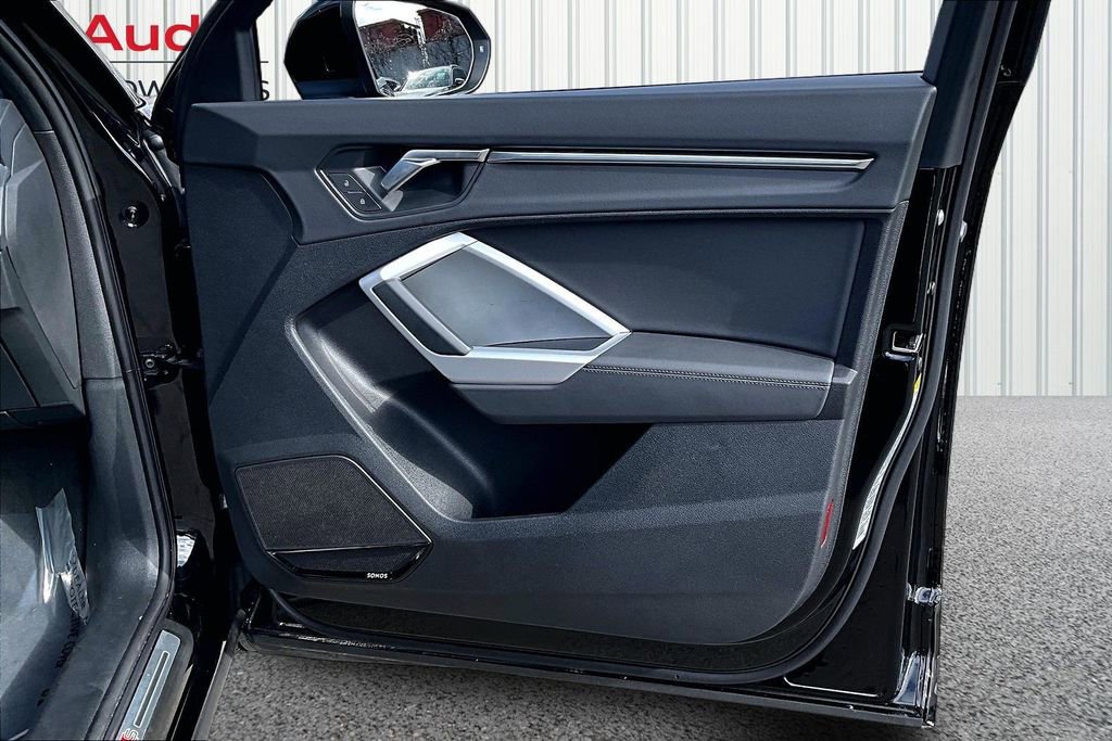 Used 2025 Audi Q3 2.0T Premium Plus w/ Premium Plus Package image 28