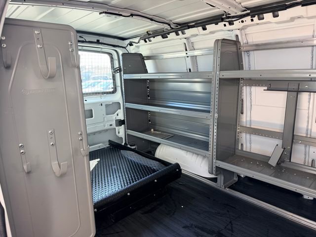 Used 2015 Chevrolet Express 2500 image 14