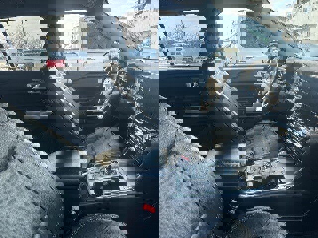 Used 2022 Ford Explorer Limited w/ Equipment Group 301A image 9