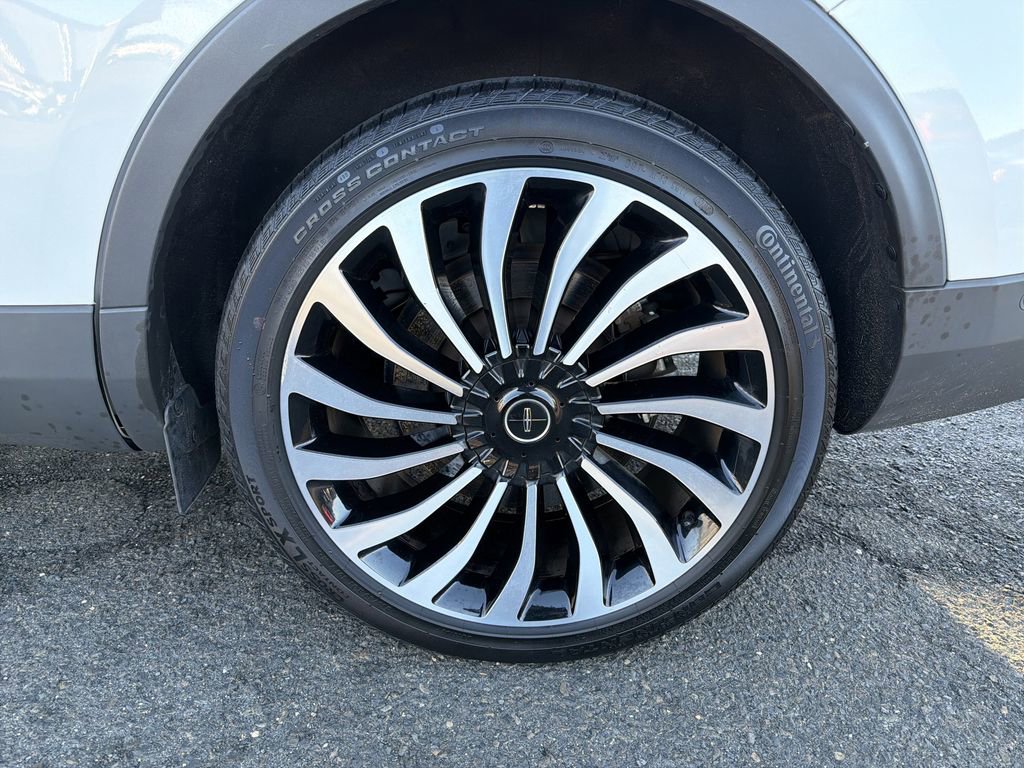 Certified 2022 Lincoln Nautilus Black Label image 31