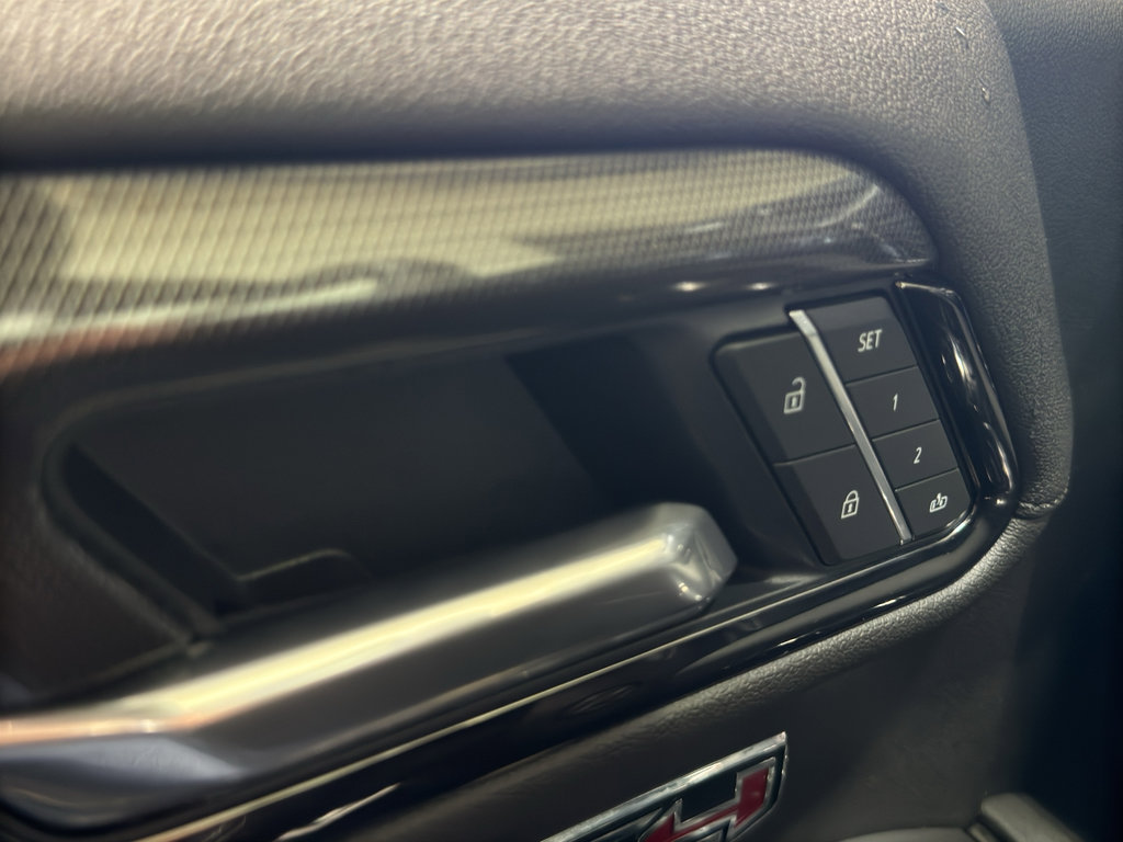 Used 2025 GMC Sierra 1500 AT4 w/ Technology Package AWD/4WD image 38