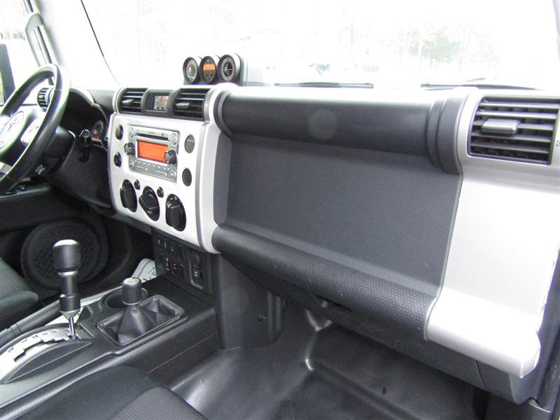 Used 2011 Toyota FJ Cruiser 4WD image 29