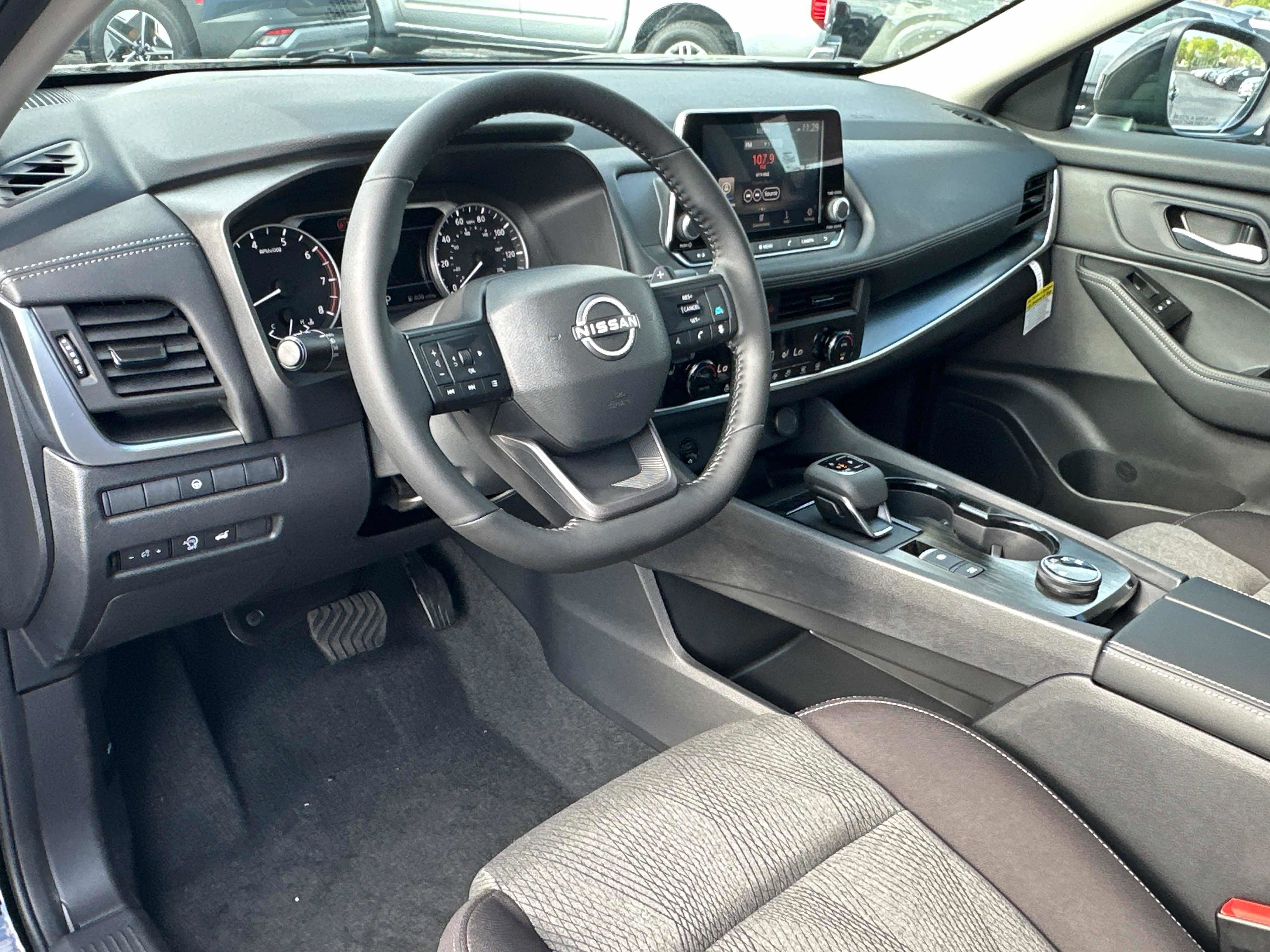 New 2026 Nissan Rogue SV w/ Cold Weather Package AWD/4WD image 31
