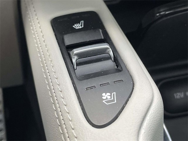 Used 2022 Kia Telluride SX w/ SX Prestige Package image 2