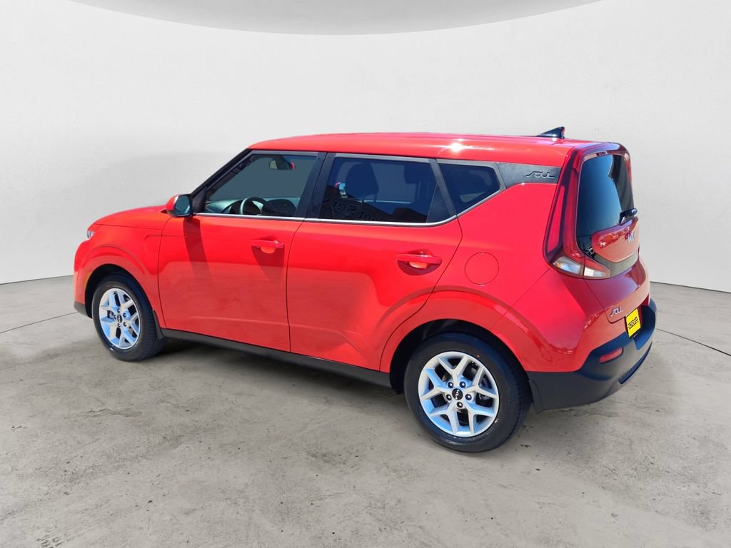 Used 2022 Kia Soul LX w/ Technology Package FWD image 3