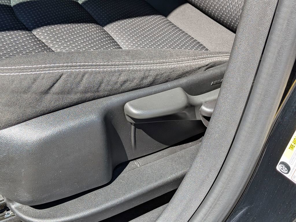Used 2024 GMC Terrain SLE FWD image 16