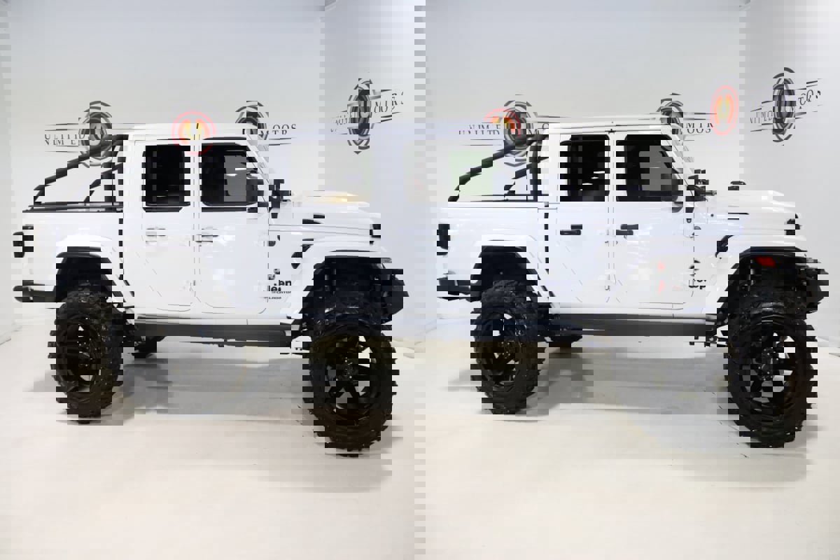 Used 2025 Jeep Gladiator Sport image 40