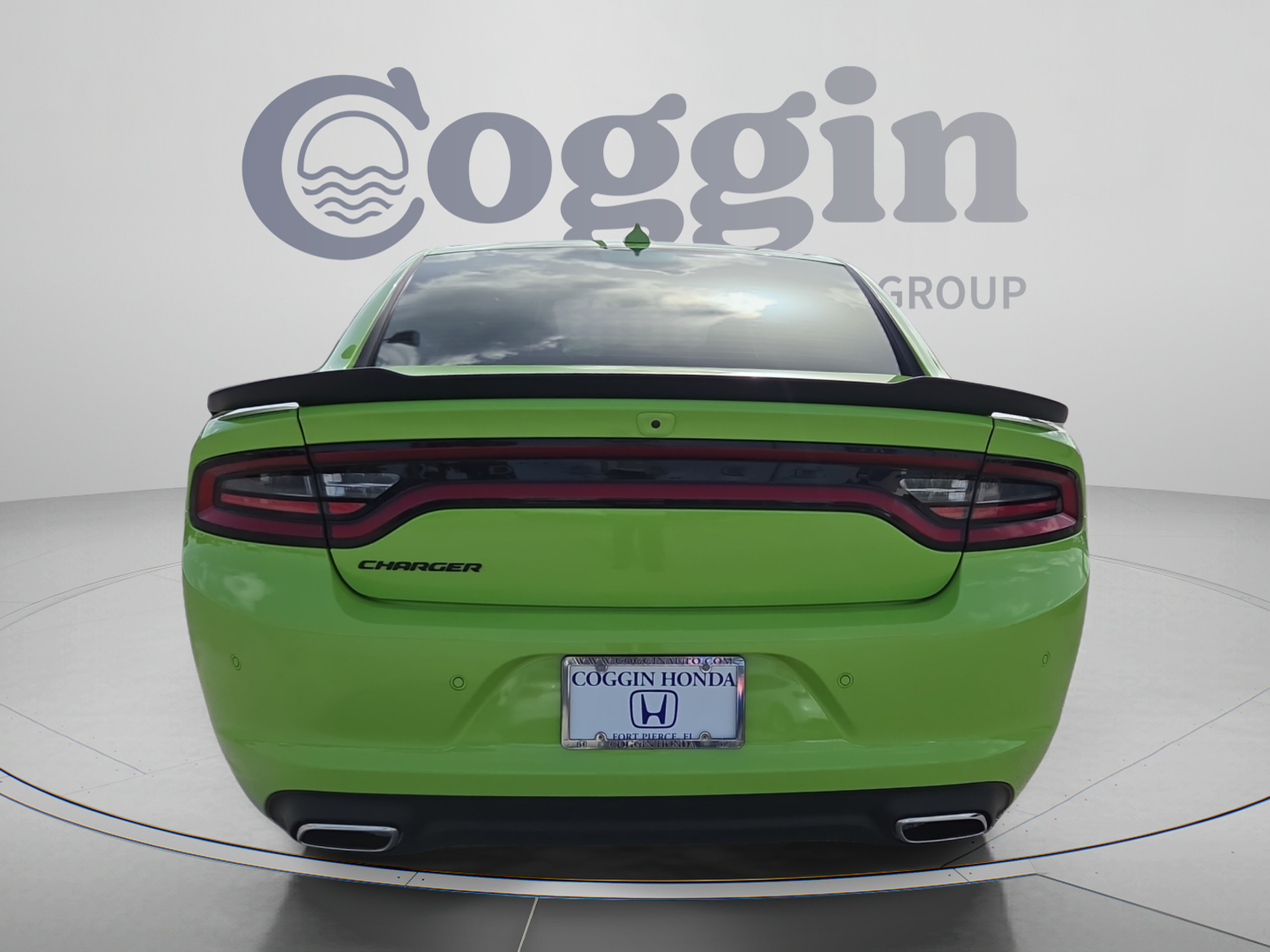 Used 2023 Dodge Charger SXT w/ Blacktop Package RWD image 4