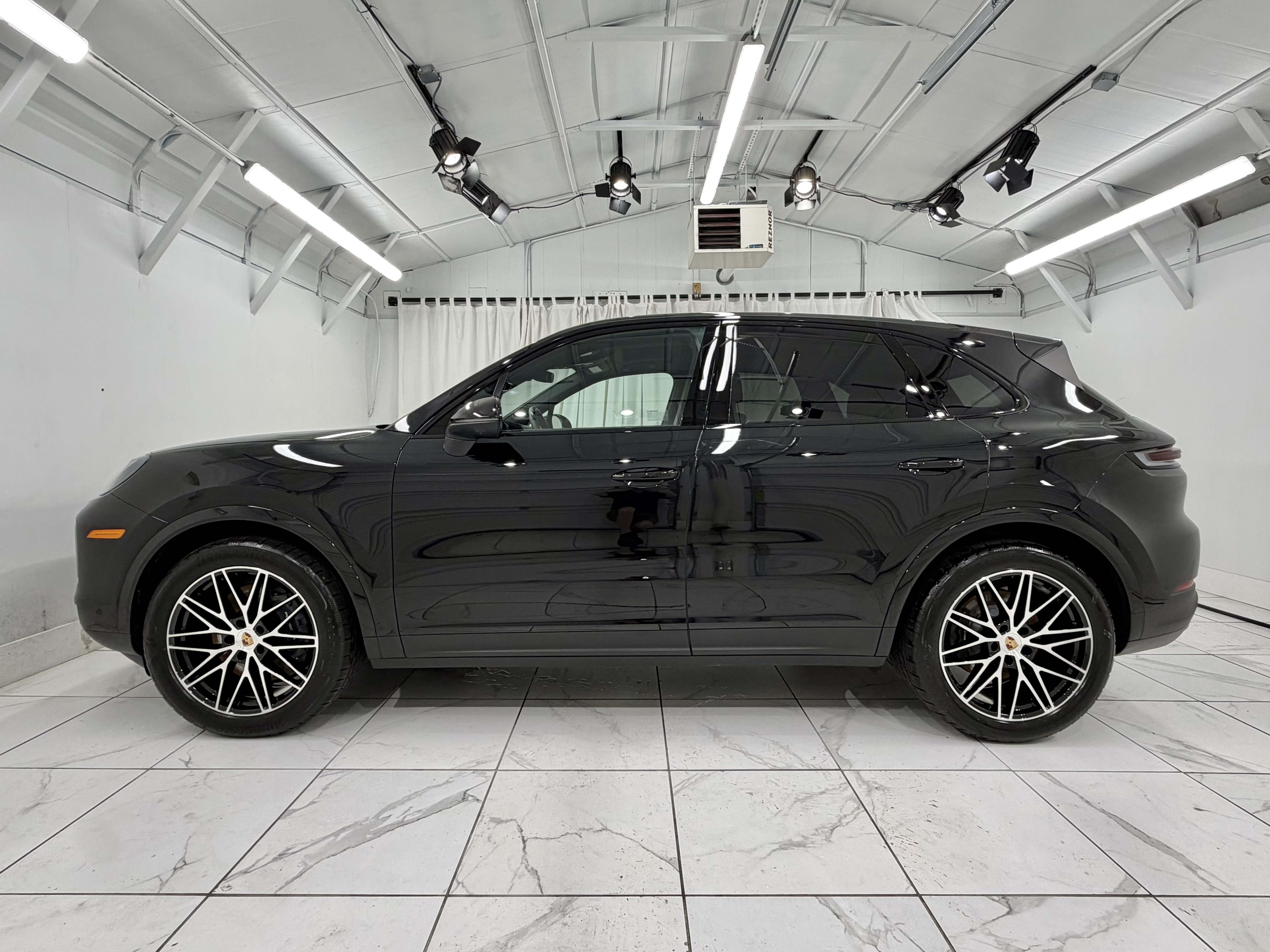 Certified 2026 Porsche Cayenne AWD/4WD image 2