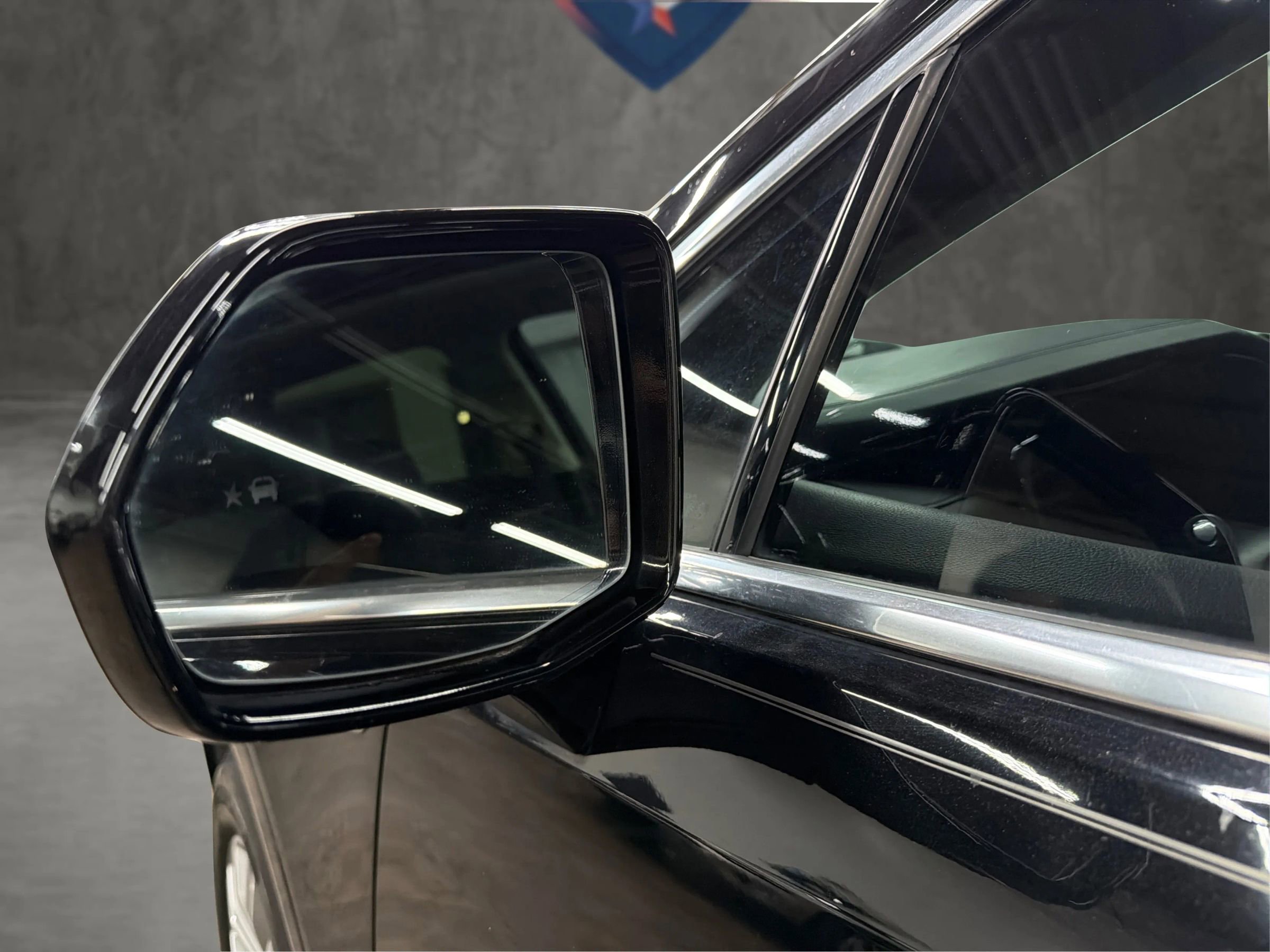 Used 2017 Cadillac XT5 Luxury w/ Driver Awareness Package image 19