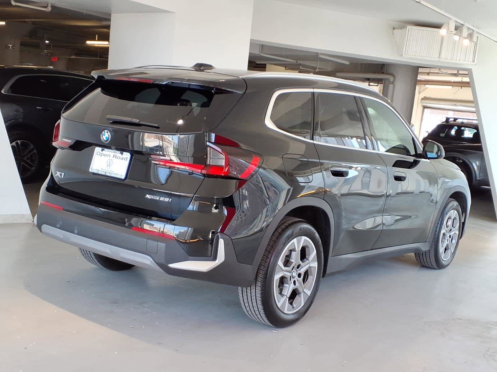 Used 2023 BMW X1 xDrive28i w/ Convenience Package AWD/4WD image 4