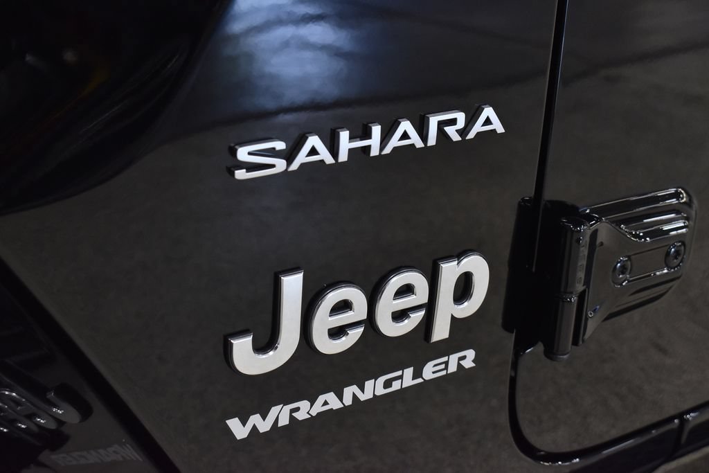 Used 2023 Jeep Wrangler Unlimited Sahara AWD/4WD image 34