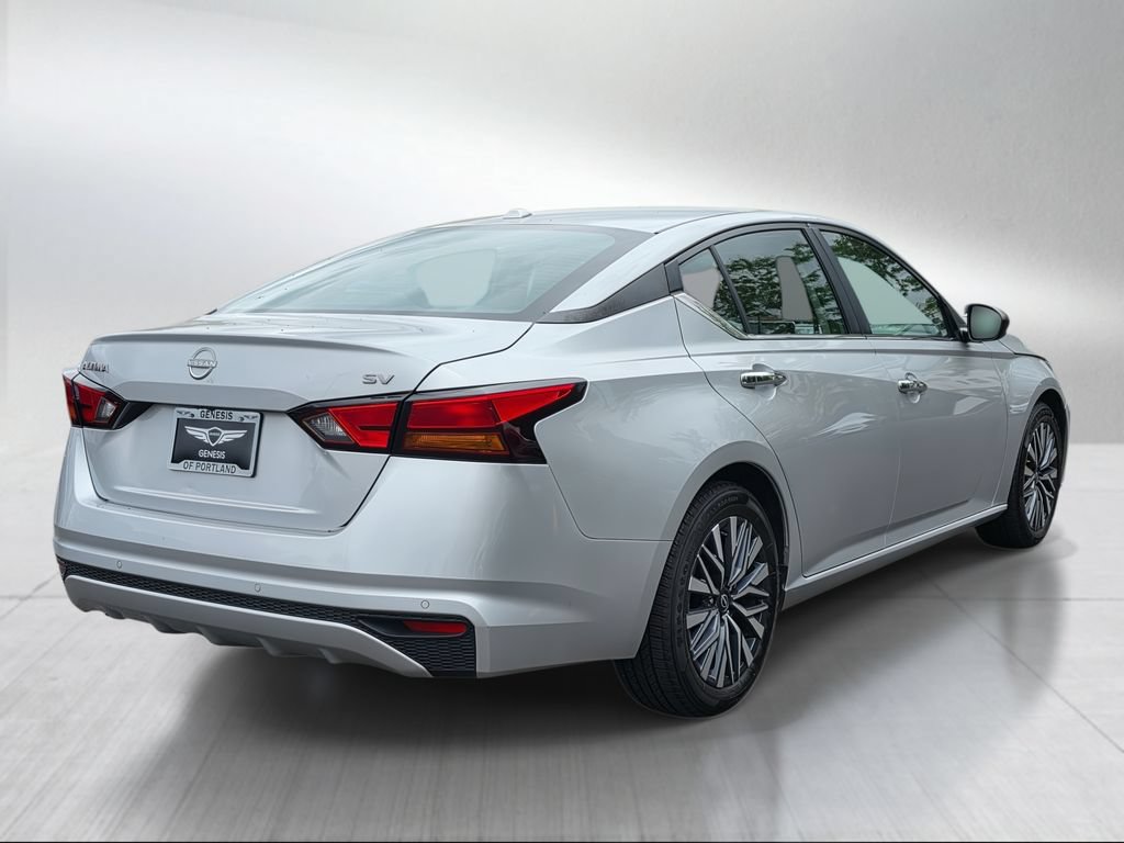 Used 2024 Nissan Altima 2.5 SV FWD image 3