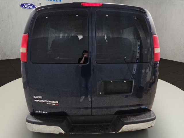 Used 2011 Chevrolet Express 1500 LT w/ LT Preferred Equipment Group AWD/4WD image 10