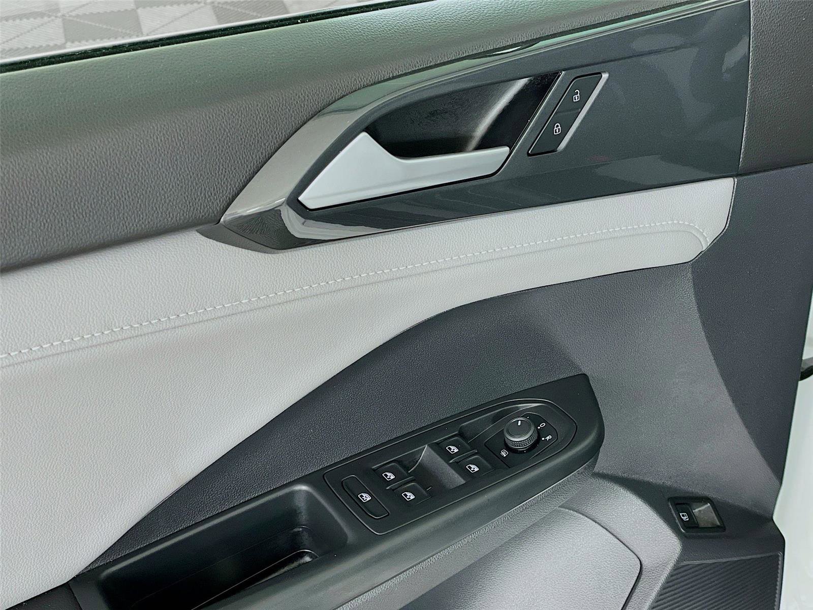 Used 2022 Volkswagen Taos SEL AWD/4WD image 22