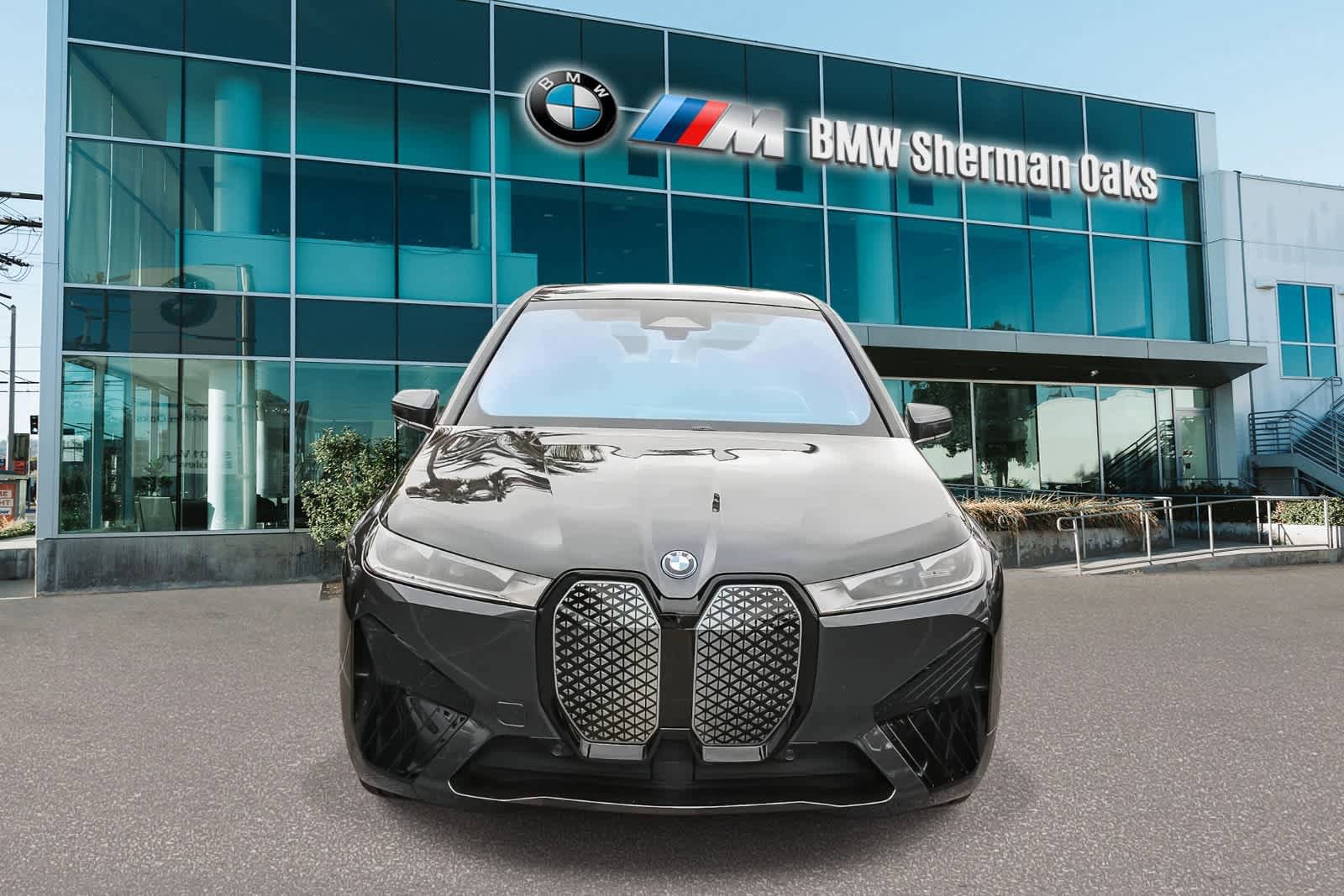 Certified 2023 BMW iX xDrive50 w/ Sport Package AWD/4WD image 2
