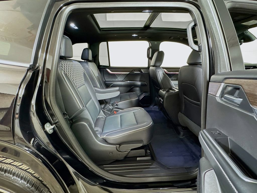 Certified 2025 GMC Acadia Denali w/ Super Cruise Package image 28