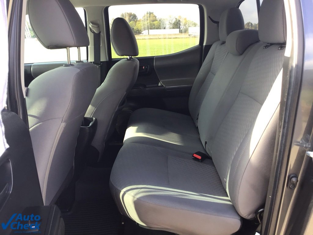 Used 2022 Toyota Tacoma SR image 12