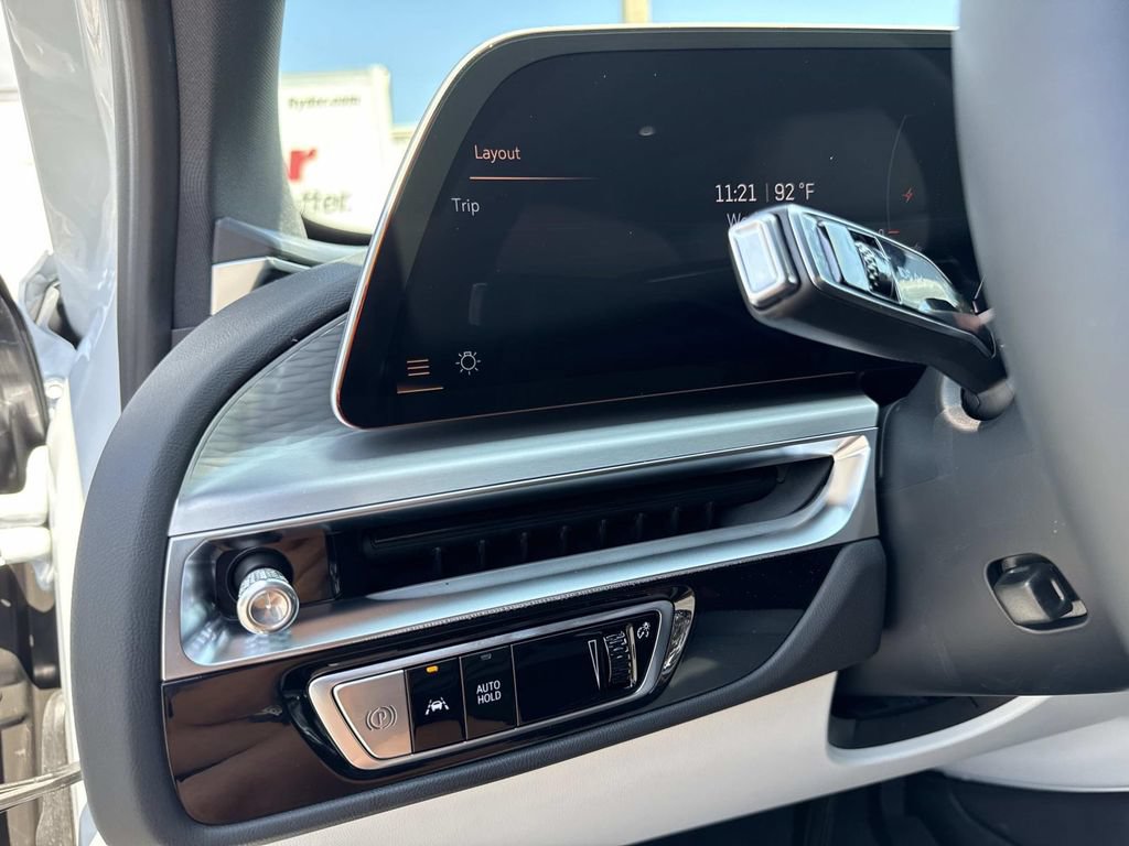 New 2026 Cadillac Lyriq Luxury RWD image 31