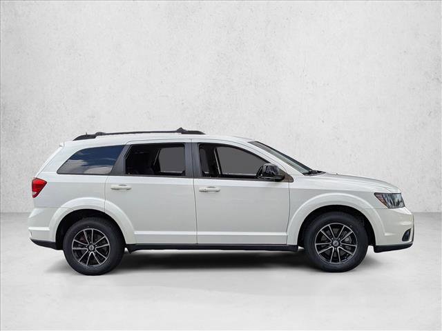 Used 2019 Dodge Journey SE w/ Connectivity Group FWD image 3