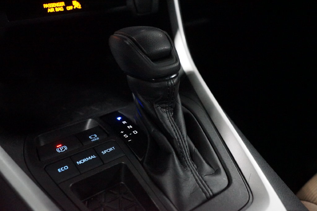 Certified 2020 Toyota RAV4 LE FWD image 20