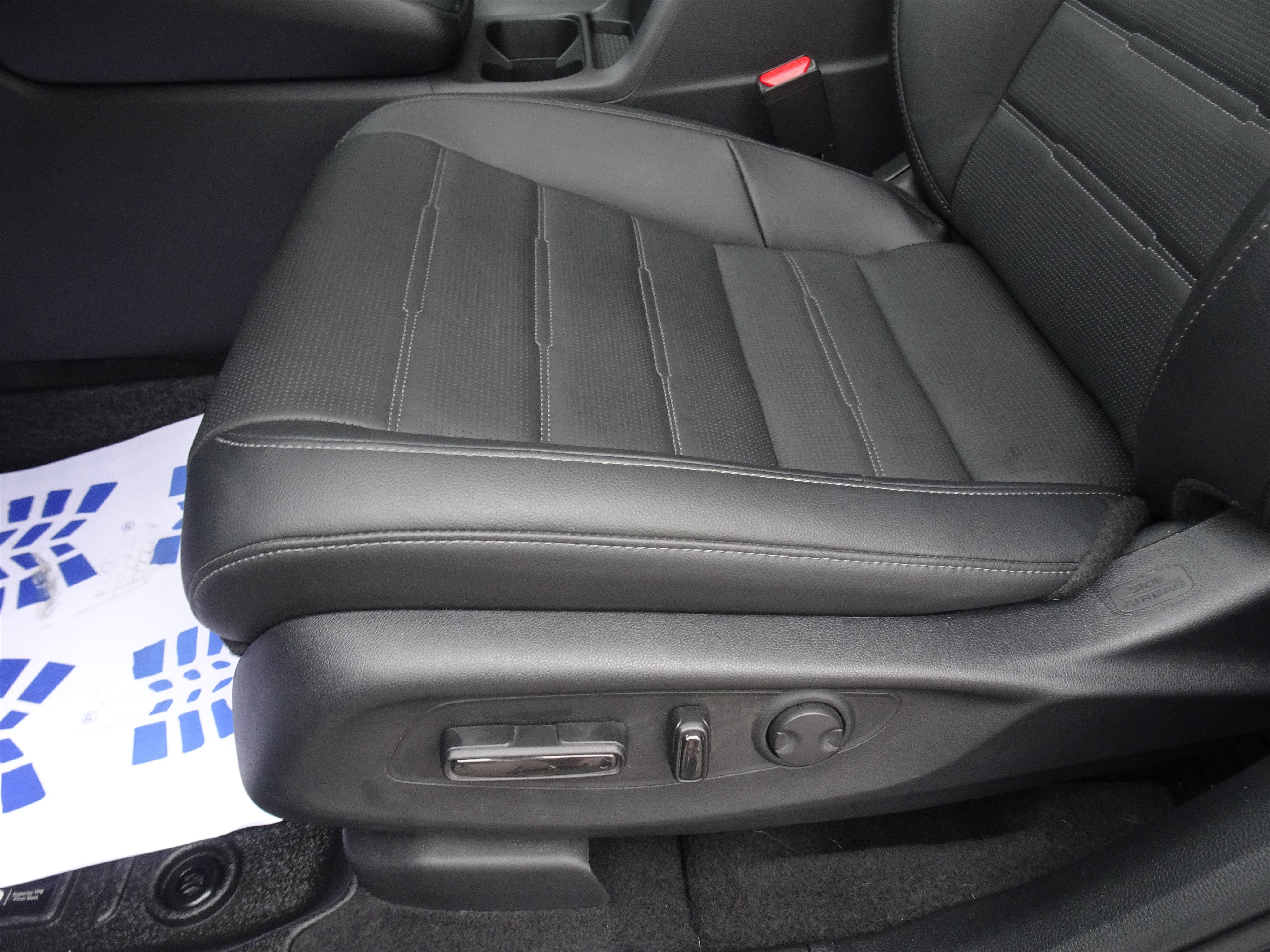 Used 2025 Honda CR-V EX-L image 9