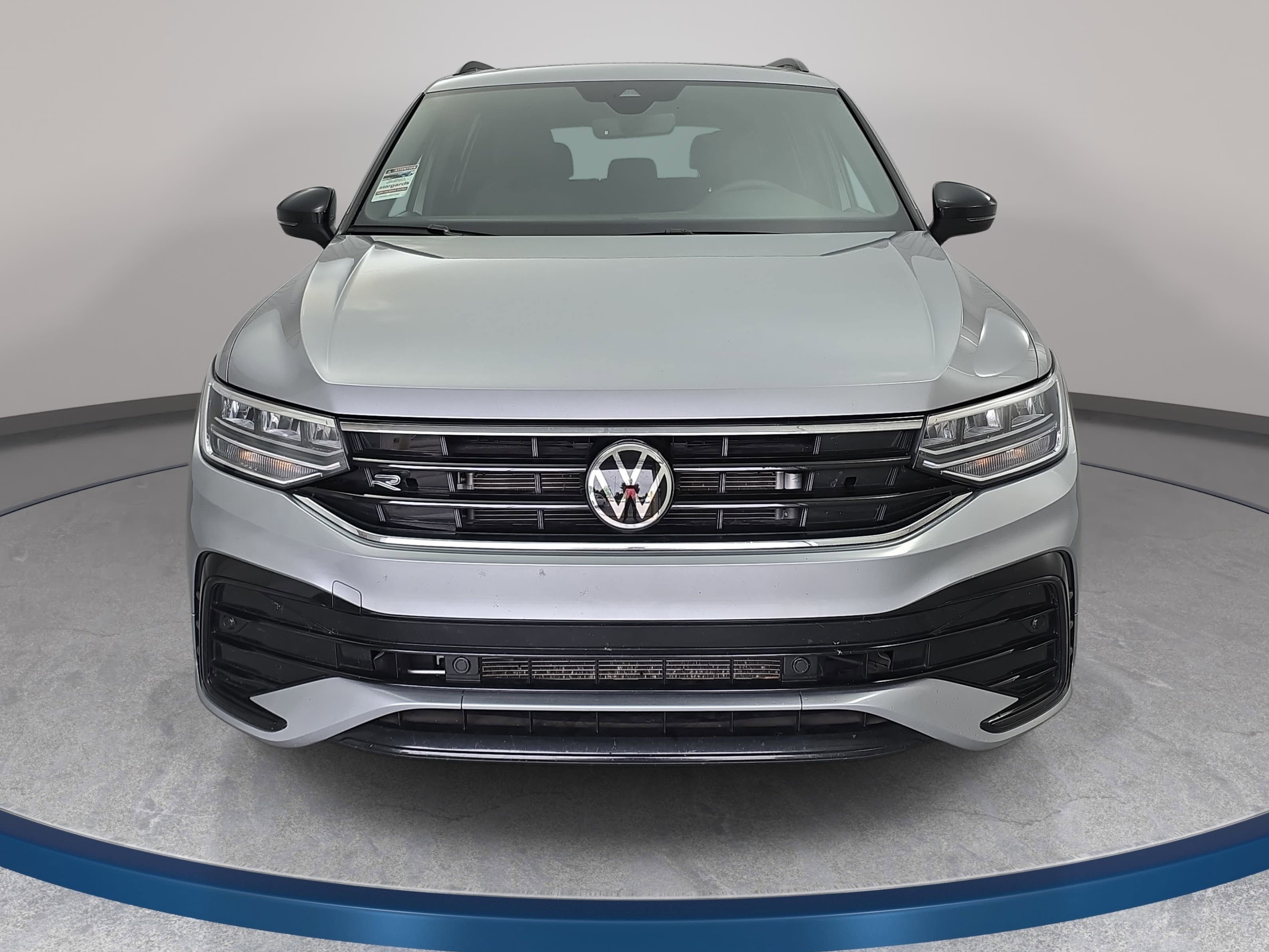 Certified 2022 Volkswagen Tiguan SE R-Line FWD image 2