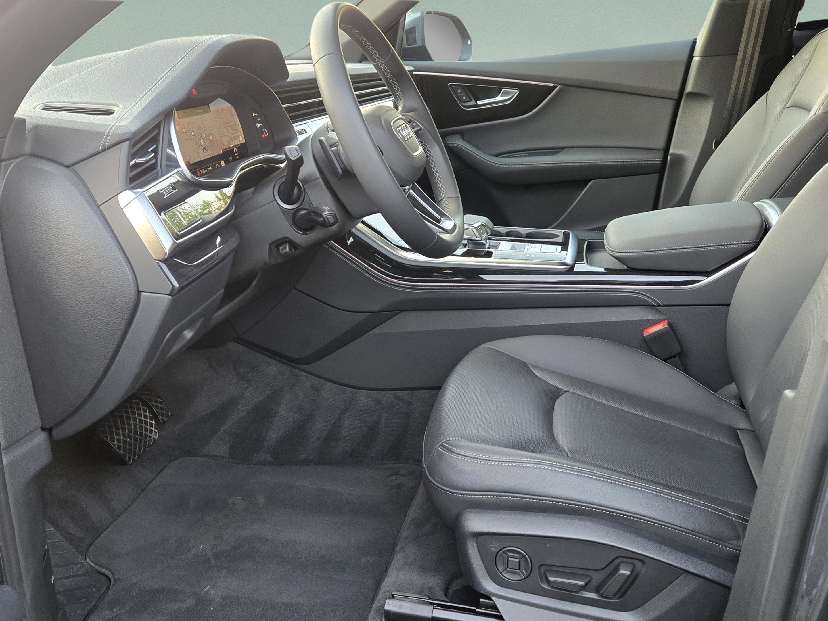 Certified 2025 Audi Q8 Premium Plus w/ Premium Plus Package AWD/4WD image 10