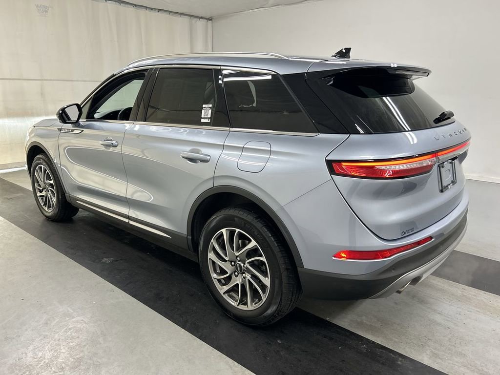 Used 2022 Lincoln Corsair Standard w/ Equipment Group 101A image 7