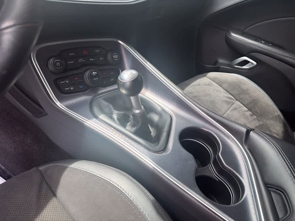 Used 2018 Dodge Challenger R/T Scat Pack w/ Leather Interior Group RWD image 13